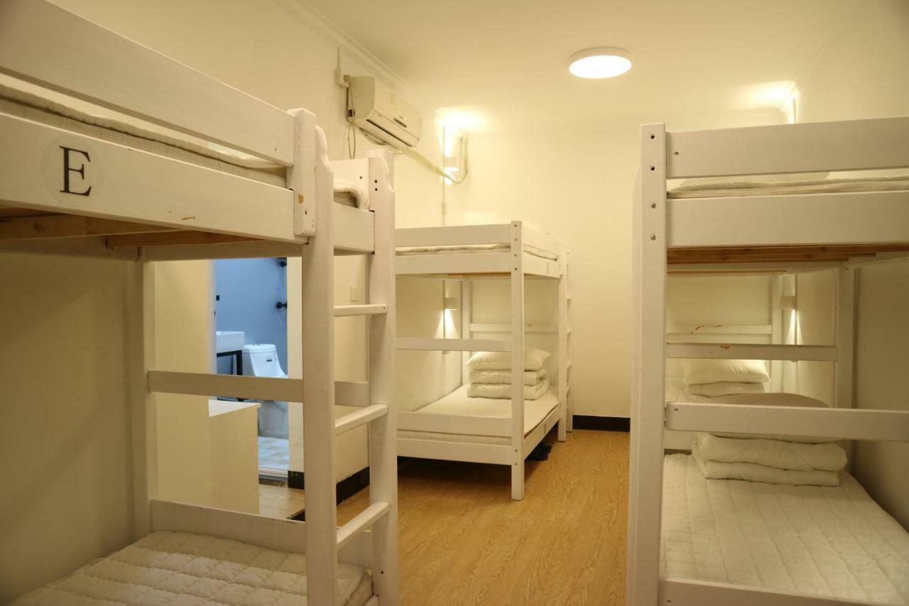 Хостел Beijing Leo Courtyard Екстер'єр фото
